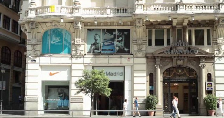 ¡Peligro! El desembarco de las grandes marcas convierte las calles comerciales europeas en ‘clónicas’ 