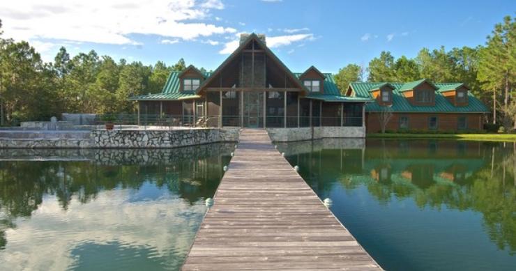 Casas de ensueño: mansión con lago privado y decoración tradicional en florida (fotos)