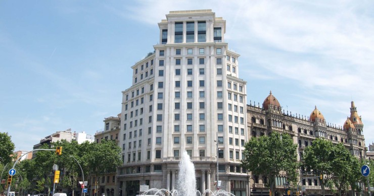 Los descuentos llegan al lujo: cinco pisos en la mejor zona de Barcelona vendidos con rebaja del 40%