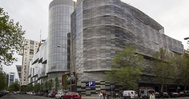 Pimco, anchorage y perella quieren comprar el complejo castellana 200 