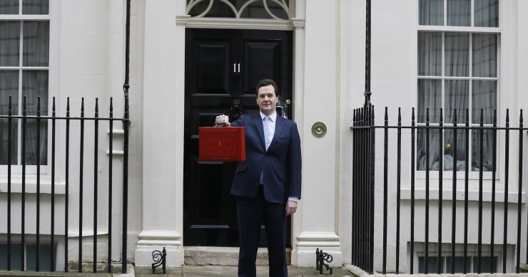 el titular británico de finanzas, george osborne, en downing street La ampliación de la ayuda a la compra de la vivienda en reino unido dispara las alarmas
