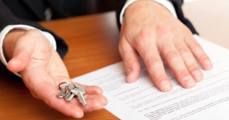 Cinco cosas que debes tener claras antes de vender tu piso a través de una agencia inmobiliaria