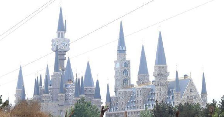 Una universidad China ‘copia’ el castillo de harry potter para instalar en él su campus