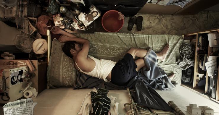 Atrapados en ‘casas-celda’: así viven cientos de miles de personas en Hong Kong (fotos)