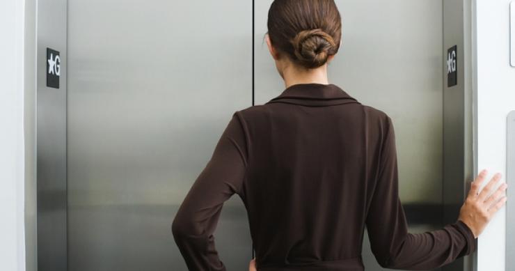 ¿Qué sucede si no quiero pagar la instalación de un nuevo ascensor en mi comunidad de propietarios?