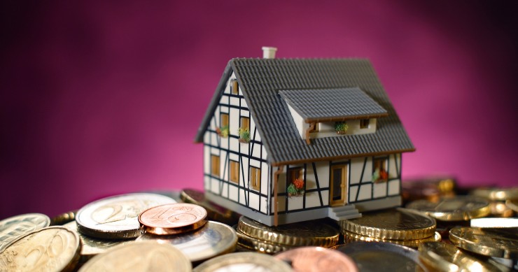 Balance semestral: la banca vende un 10% más de pisos, de mayores importes y con menos descuentos