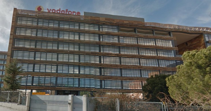Banco sabadell traslada sus servicios centrales a la antigua sede de vodafone en las tablas (Madrid)