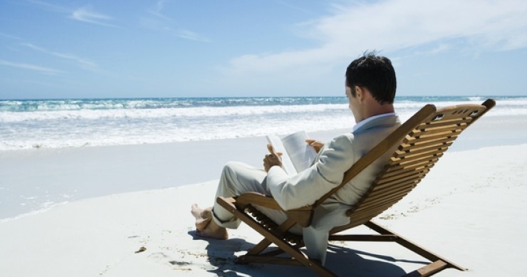 Ocho libros imprescindibles para dar tus primeros pasos en bolsa este verano