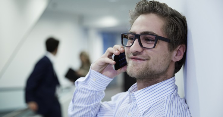 Cómo hacerse millonario con solo 5 minutos de llamadas al día