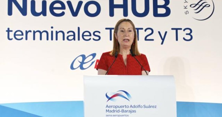 la ministra de fomento, ana pastor