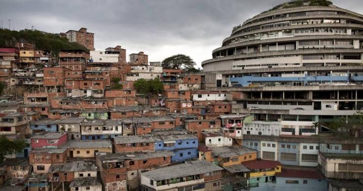 La Torre de Babel existe: está en Venezuela y lleva 60 años siendo una “utopía fracasada”