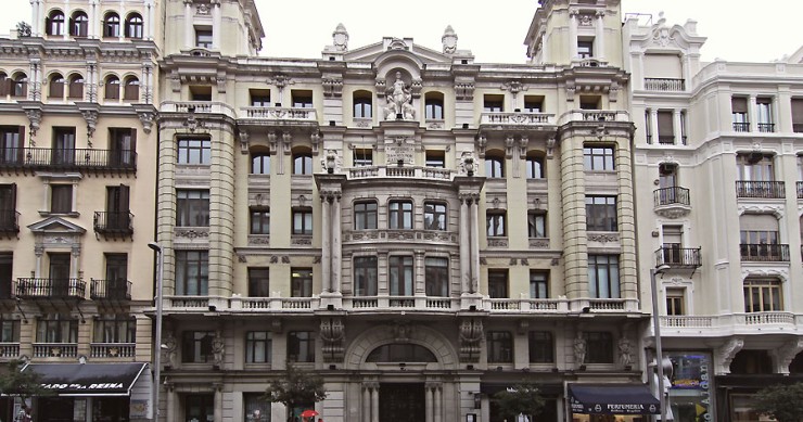 edificio número 10 de la Gran Vía de Madrid (foto: Luis Manzano/Idealista News)