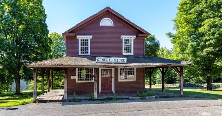 Se vende pueblo con fantasmas a 2 horas de Nueva York (fotos)