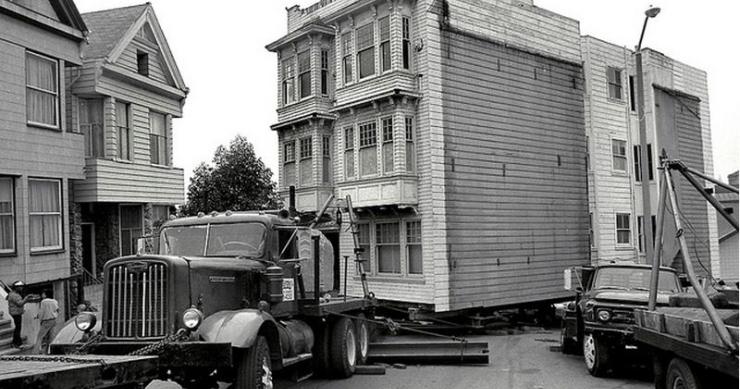 ¿La mayor mudanza de la historia? Así se trasladó un barrio entero de casas victorianas en San Francisco hace 40 años (fotos)