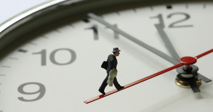 El año pasado te tiraste en la oficina 1.665 horas: más que alemanes o franceses