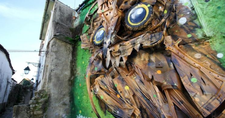 Curioso de la semana: arte callejero creado con materiales reciclados