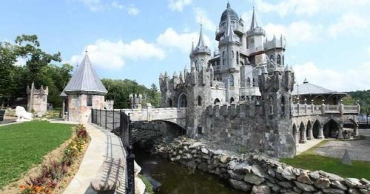 Casas de ensueño: el castillo de la bruja mala de los cuentos de hadas y princesas (fotos)