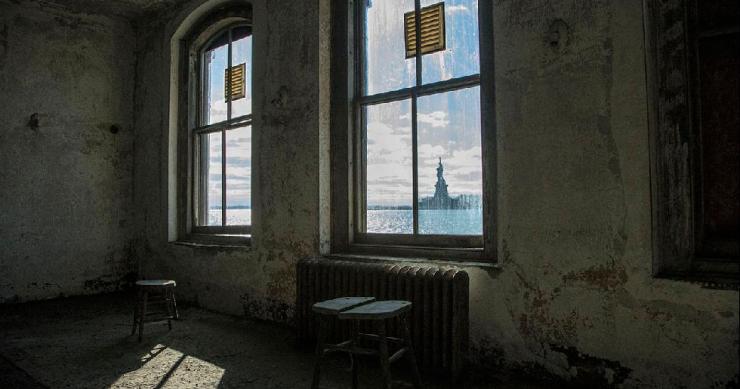 El decrépito hospital para inmigrantes de Nueva York en el que estuvo ingresado ‘El Padrino’ (fotos)