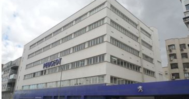 Peugeot vende su antigua sede en Madrid a Trinitario Casanova