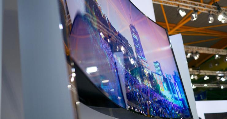 ¿Curvo? ¿Inteligente? ¿4K? Así será el próximo televisor que reine en el salón de tu casa