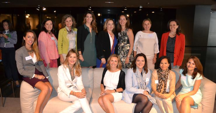 Equipo fundador de la Asociación de mujeres WIRES