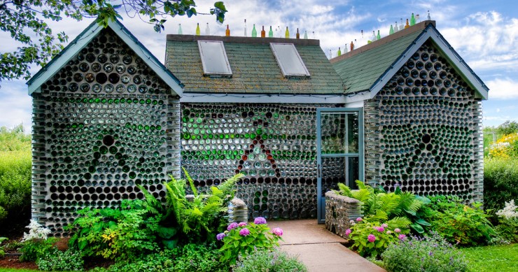 Nueve espectaculares casas construidas con basura