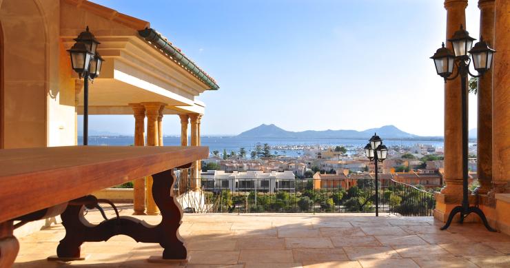 Sareb pone a la venta 2.000 viviendas en la costa española desde 46.200 euros
