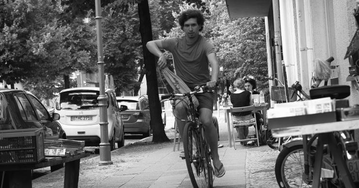 Manifiesto del peatón contra la dictadura de los ciclistas incívicos en la ciudad