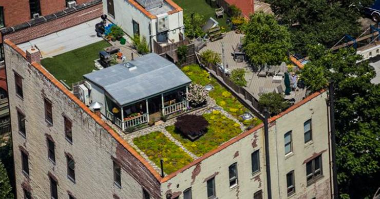 Una casa de campo en lo alto de un edificio de Nueva York y con vistas al Empire State
