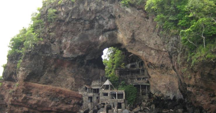 La paradisíaca mansión abandonada que una vez fue el refugio de una familia de ‘robinsones’ 