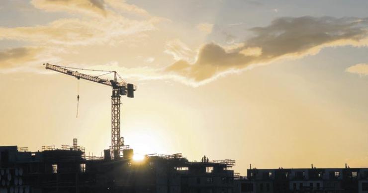 Las constructoras se lanzan a comprar terrenos… y los precios se disparan