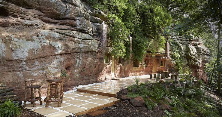 La peculiar casa construida en una cueva