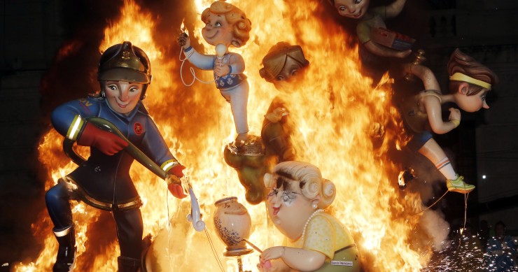 La cremà de una falla en Valencia