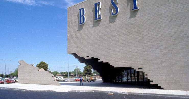 La historia de la cadena de tiendas con las fachadas más espectaculares y originales jamás vistas