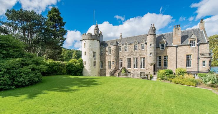 Los 7 castillos y palacios más 'top' a la venta en Europa (y uno está en Mallorca)