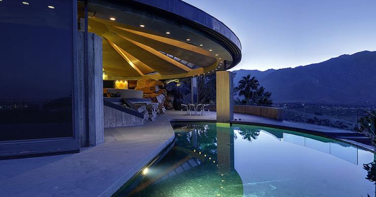 James Bond, de rebajas: se vende la casa de 'Diamantes para la eternidad' con un descuento del 24%