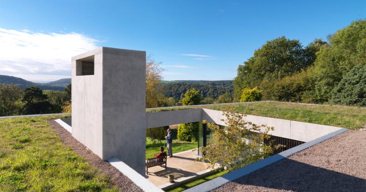 La casa del revés: pensada para vivir de fuera hacia dentro