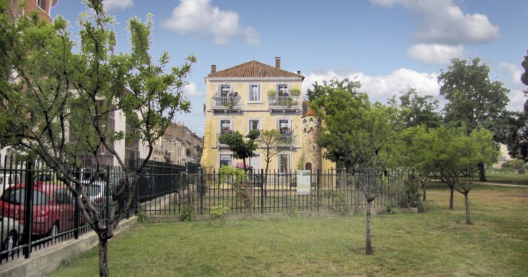 El Banksy francés que pinta fachadas falsas hiperrealistas