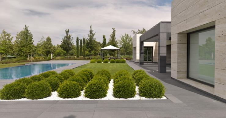 Así es la vida en La Finca, el pinar que nadie quería y se convirtió en la urbanización más segura de Europa