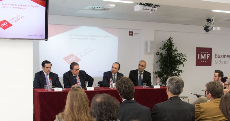 Subir las cotizaciones sociales o los impuestos, únicas vías para mantener intactas las pensiones