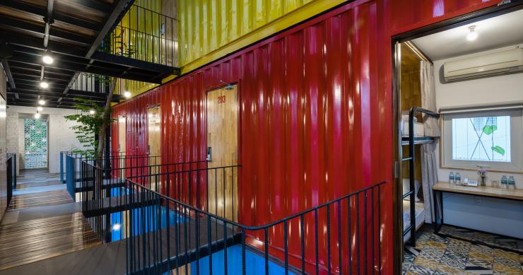 Cómo reciclar unos viejos contenedores para convertirlos en un hostal