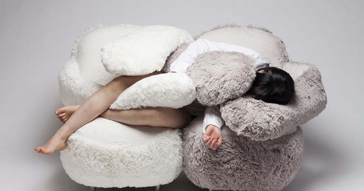 Muebles para vagos: 12+1 ejemplos de sillones y camas de los que te costará levantarte