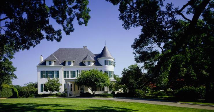 La ‘hermana pequeña’ de la Casa Blanca: la desconocida vivienda del vicepresidente de EEUU