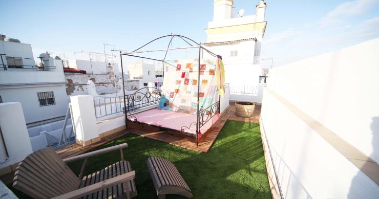 En Cádiz y Las Palmas no cabe un alfiler: el alquiler turístico roza el 100% de ocupación en carnaval