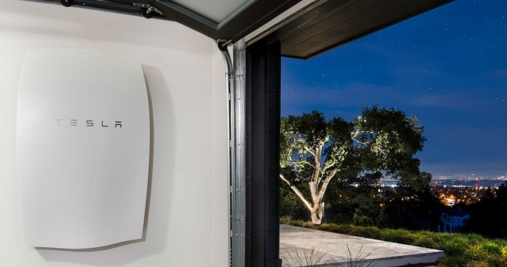 Una familia española tardaría 12 años en amortizar una batería Tesla, aun así ¿vale la pena?