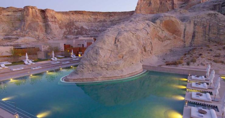 Hoteles con encanto: esta espectacular piscina es una buena razón para perderse en el desierto