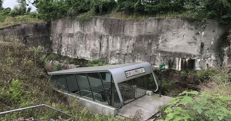 La estación de metro más inútil del mundo está en China y las salidas dan a un vertedero