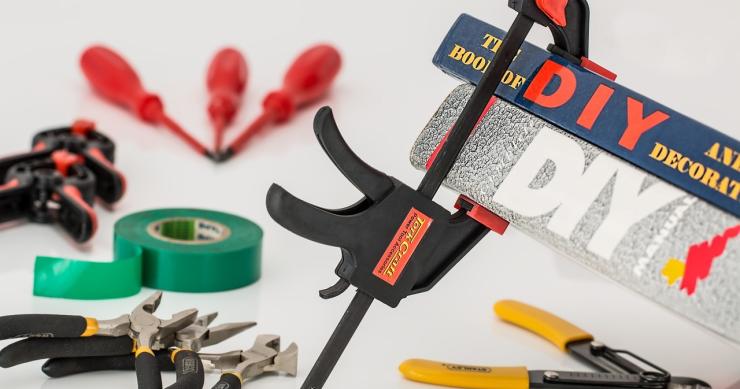‘BricoYoutubers’: aprende los mejores apaños caseros con los maestros del bricolaje en la red