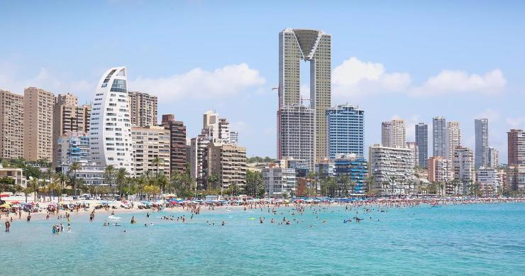 El skyline de Benidorm se redibujará con las viviendas de lujo de Delfín Tower