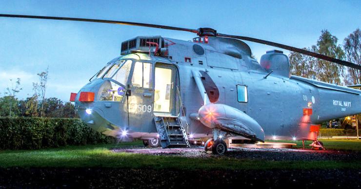 El ‘glamping’ llevado al extremo: de helicóptero de rescate a pequeño hotel de lujo